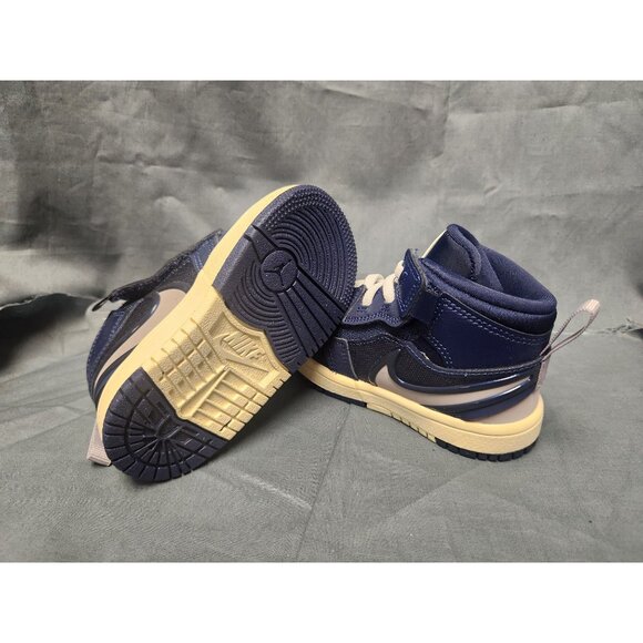 Nike Toddlers Jordan 1 Mid Easyon (PS) Sneakers Slip-On Navy Size 6 NEW IN BOX! - Picture 2 of 10